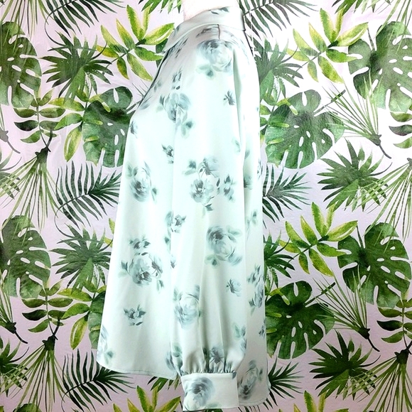 NWT Alfani Seafoam Green Floral Button Down Blouse (Size: Medium) - Picture 10 of 15